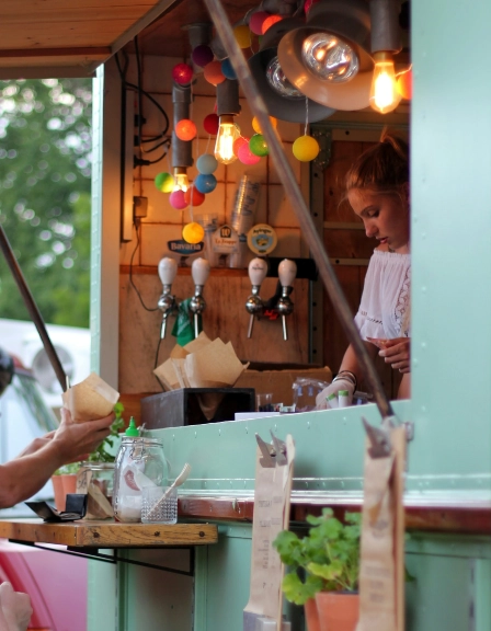 woman working in food truck